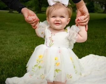 Floral White Baby Girl 1st Birthday Dress Wildflower Birthday Family Pictures Flower Girl Dress Embroidery Special Occasion Short Sleeve