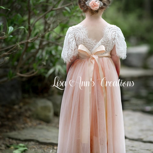 Robe Flower Girl Girl Pêche clair Robes Flower Girl en tulle et dentelle Manches courtes