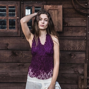 Rückenfreies Lila Spitzen Neckholder Top: Boho Festival Kleidung