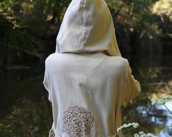 Kimono bohemio de algodón crudo con capucha: Túnica ritual OM Mandala