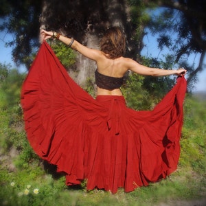 Jupe flamenco rouge tzigane, jupe nomade, vêtements de fée, jupe longue, jupe longue, jupe nomade, jupe de danse orientale, jupe de festival, jupe bohème image 2
