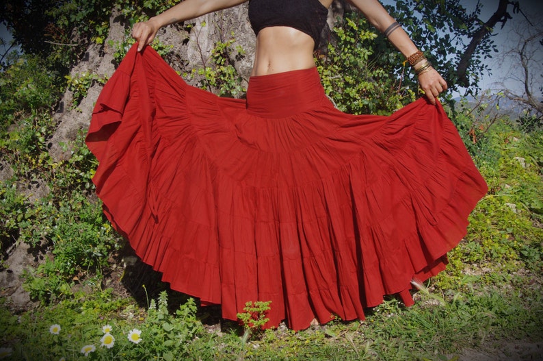 Jupe flamenco rouge tzigane, jupe nomade, vêtements de fée, jupe longue, jupe longue, jupe nomade, jupe de danse orientale, jupe de festival, jupe bohème image 4