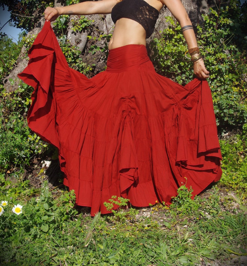 Jupe flamenco rouge tzigane, jupe nomade, vêtements de fée, jupe longue, jupe longue, jupe nomade, jupe de danse orientale, jupe de festival, jupe bohème image 1