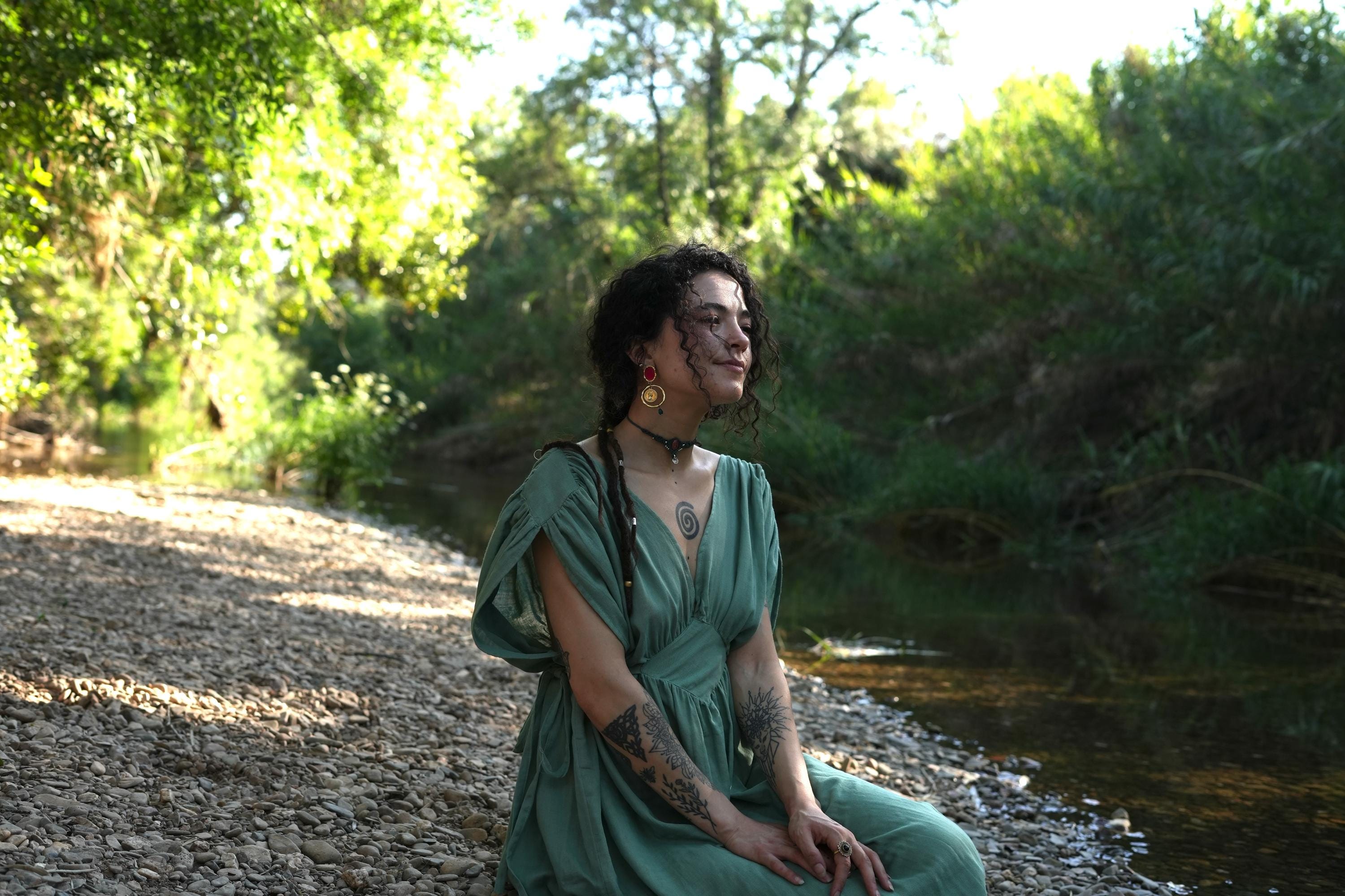 Robe longue bohème en coton avec manches drapées - Robe verte de festival Fairycore - Tenue éthique de déesse de la nature