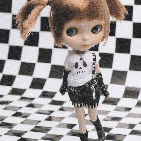 Kenner Blythe doll Goth Punk T Shirt, Puffy Shorts, Arm Warmers and Socks set sewing E PATTERN in Japanese and Templates Titles in English