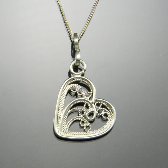 Ciondolo in argento Sterling filigrana angelo con cuore Ciondolo in argento Sterling filigrana angelo con cuore