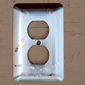 Footprints Outlet Cover