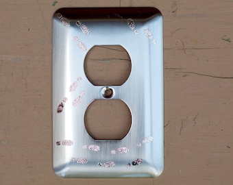 Footprints Outlet Cover
