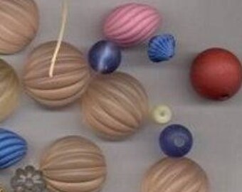 .1//3 lb. Wholesale Lot nouvelle Fantaisie Assortiment Mixte Bijoux Fournitures etc perles