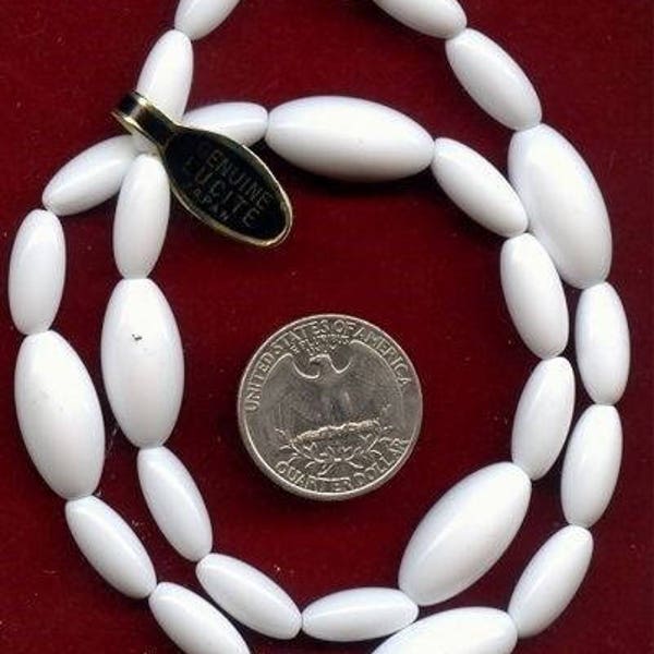 1 Vintage Japanese Genuine Lucite White Beaded Oval Tube Necklace W520