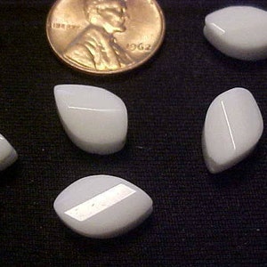 18 VINTAGE CHALK WHITE glass twisted faceted deco cut navette 13x8mm. beads 9a
