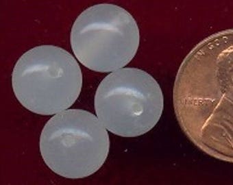 18 VINTAGE milchig weißen japanischen Glasperlen 10 mm. glatt Kristallperlen 992a