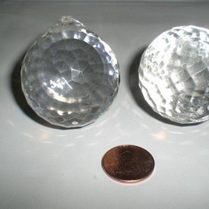 1 Vintage Crystal Lucite Disco Ball Faceted 45mm. Round Pendant R520