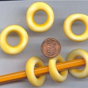 100 Vintage West German Yellow Baroque 29mm Acrylic Donut Beads G6