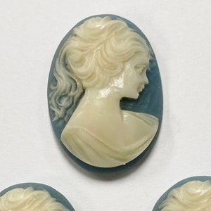 6 vintage wedgewood blauwe hars dame paardenstaart hoofd 30 x 22 mm ovale cameeën W91