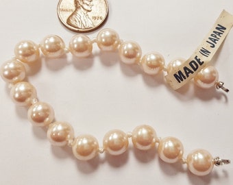 Vintage Japanese Hand Knotted Pearl Acrylic 8mm Beaded 7 Silver Tipped Section D394