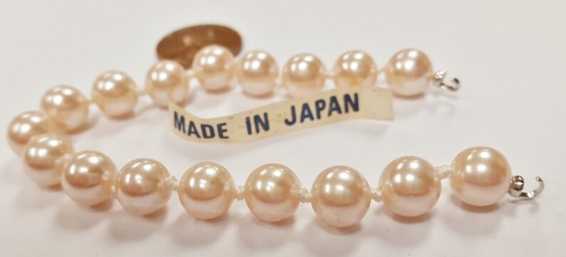 Vintage Japanese Hand Knotted Pearl Acrylic 8mm Beaded 7 Silver Tipped Section D394
