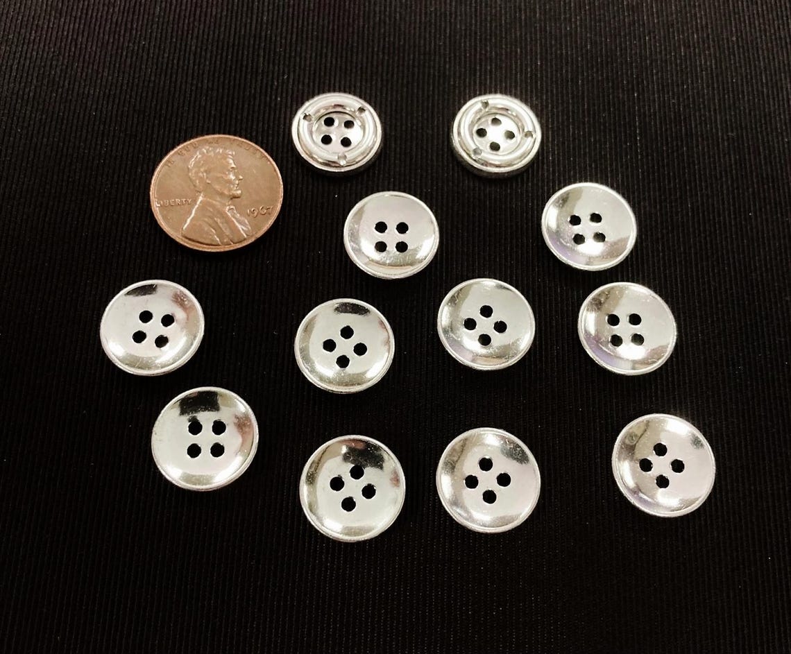 18 Vintage Silver Aluminum Metal Classic Style 14mm. Round 4-hole ...