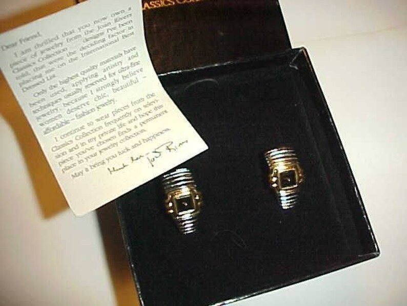 Vintage Joan Rivers Ribbed Hoop Jet Gem Earrings Original Box And Romance Card J64