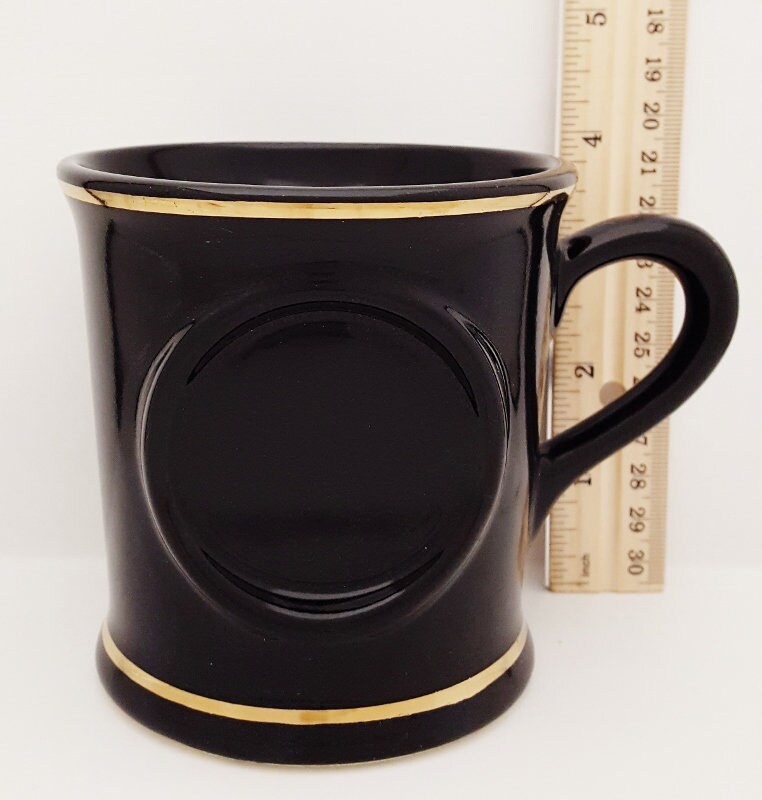 装飾的な黒と金の陶器ボトル Vintage Black Ceramic Gold Trim Unset Center Emblem USA Made