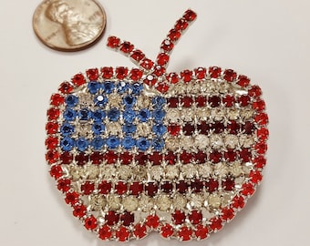 Vintage Austrian Crystal Rhinestone USA Flag Design "Big Apple" 2 Inch Brooch Pin   G503