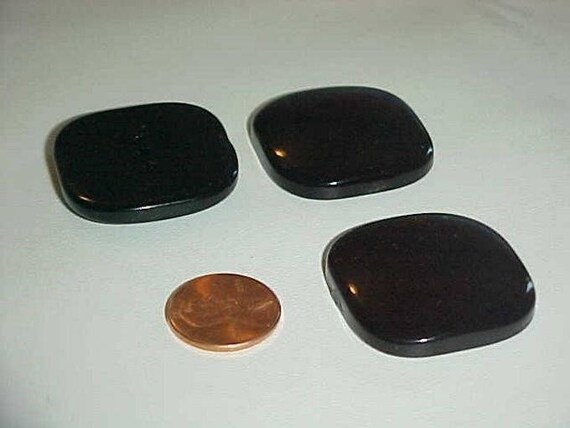 西ドイツ製ヴィンテージ漆黒アクリル製33mmスクエアドーム型カボション