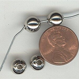 100 Vintage dunkel Silber vergoldet 8 mm. Runde großes Loch Perlen Z382