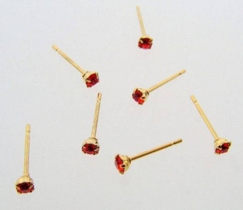 12 GOLD HYACINTH GLASS rhinestone vintage gem 18pp gold stud earrings v837