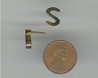10 Vintage Brass Letter "S" Initial 9x8mm Pinback Findings Z642