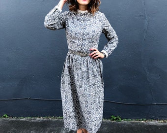 1970s LANZ Bandana Print Dress / Long Sleeve Vintage Cotton Dress / Button Front Dress / Grey and White Paisley Dress / 70s Prairie Dress