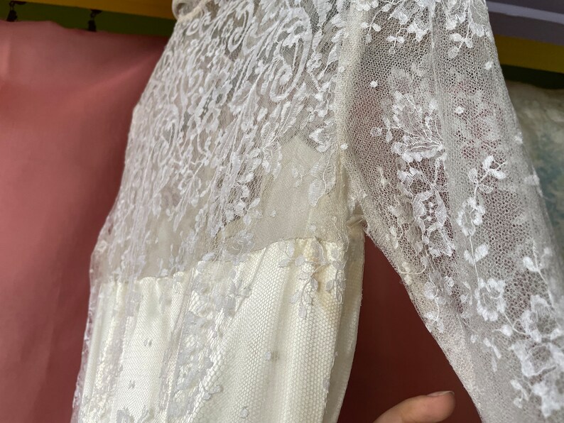 1950s vintage wedding dress, white cupcake tulle and lace full length bridal ball gown