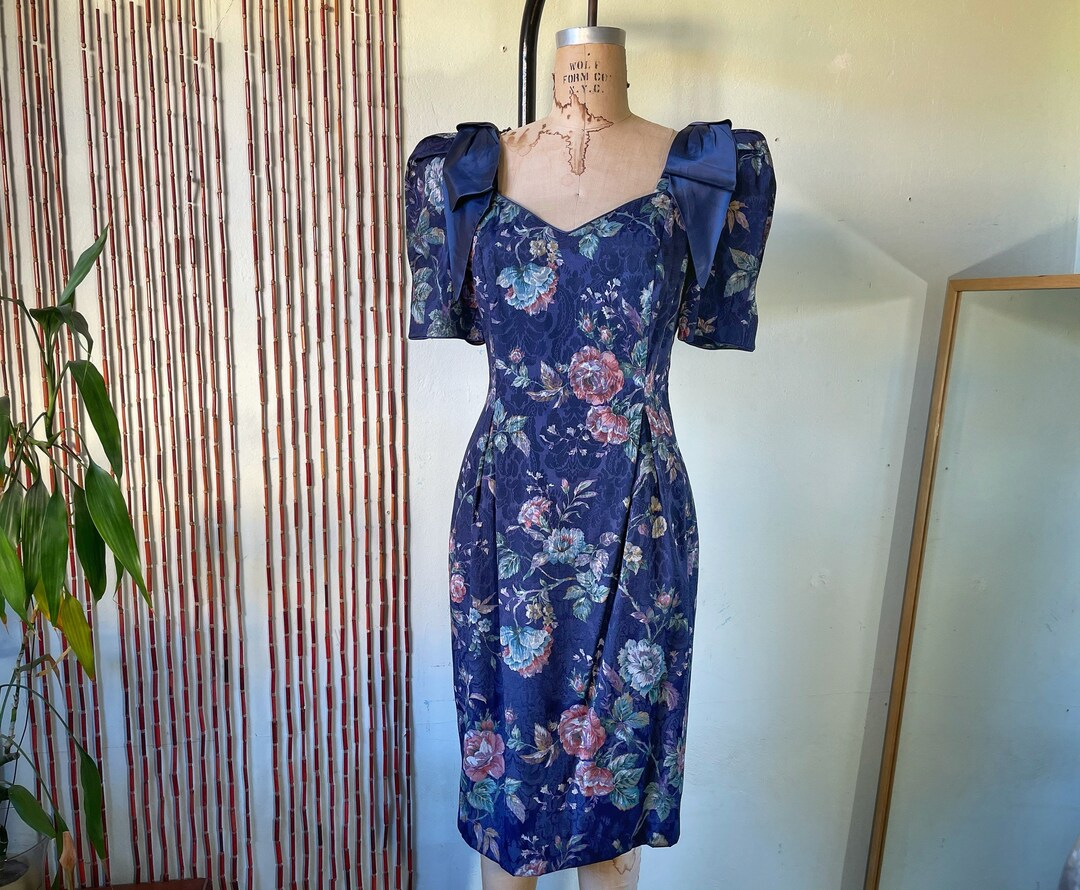 VELOUR PUFF SLEEVE DRESS