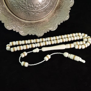 Kleine Messingeinlage verziert Kamelknochen 33 Perlen Islamische Gebetskette Misbaha 302118 Tasbih Tasbeeh Tesbih Rosenkranz, islamischer Rosenkranz.