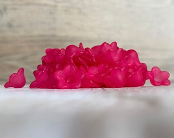 Transparent frosted hot pink acrylic flower top beads 13mm (30)