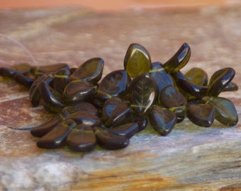 Czech Glass Leaf Beads - 14x9mm 15 Pieces