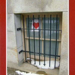 Heart behind bars - photo card