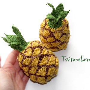 Ananas all'uncinetto: cibo giocattolo ecologico per il gioco di ruolo.