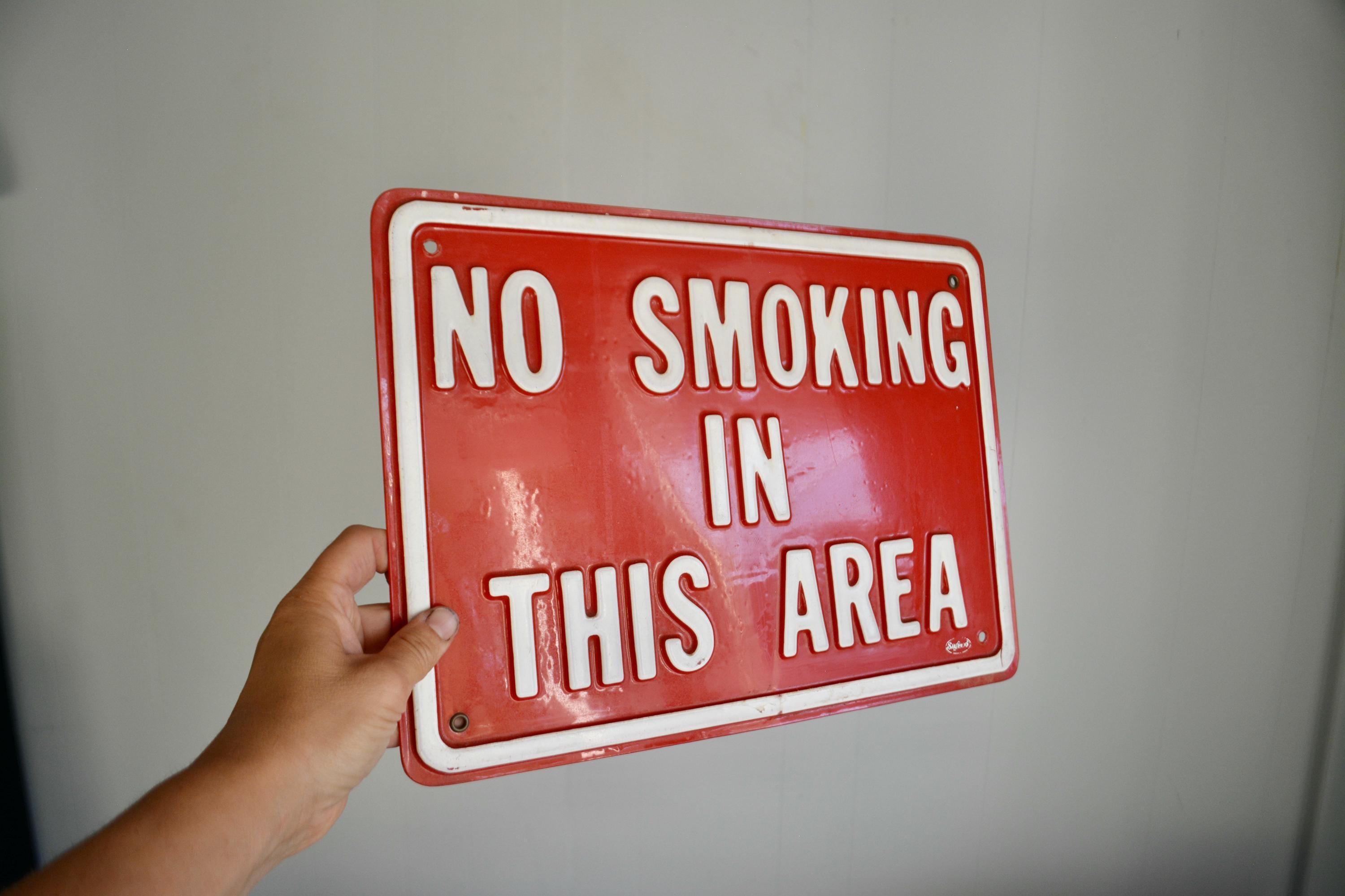 Vintage Plastic Industrial No Smoking in This Area Wall Plate. Office No Smoking Sign Red White Plate. Retro Wall Hanging Industrial Decor