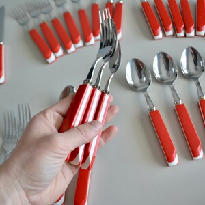 Vintage Stainless 80s Red White Striped Plastic Flatware Large Set for 8. Postmodern Retro Silverware Plastic Handle. 1980s Forks Spoons Set image 7