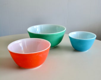 Vintage Pyrex Primary Colours Mixing Bowls Set Collectible. Mid Century Nesting Pyrex Bowls 401 402 403. 50s Retro Kitchen Primary Colors