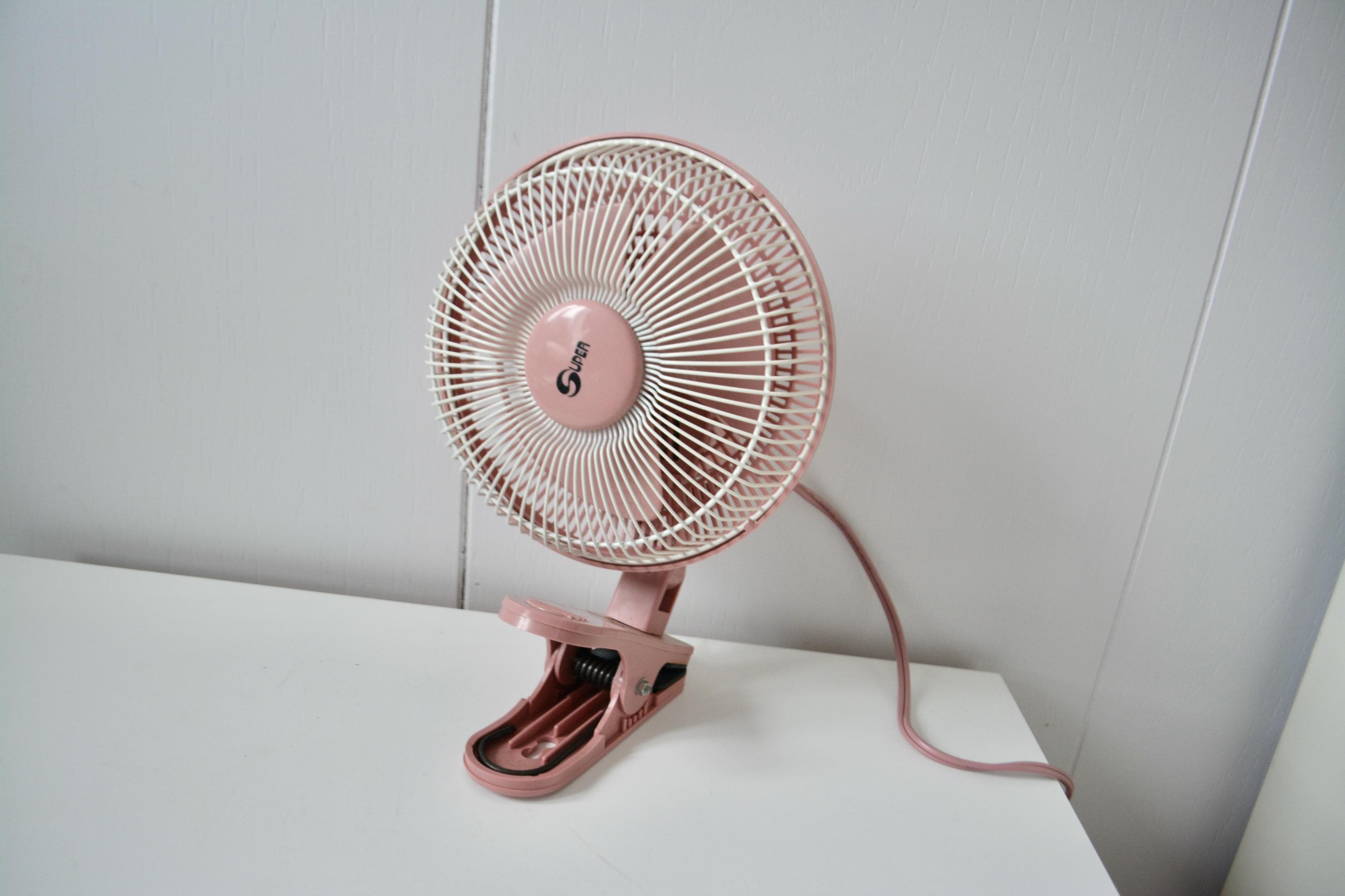 Vintage 1980s 1990s Super Clip-on Desk Fan. Retro Pink Personal Small ...