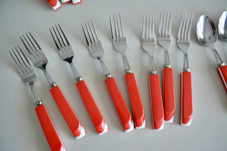 Vintage Stainless 80s Red White Striped Plastic Flatware Large Set for 8. Postmodern Retro Silverware Plastic Handle. 1980s Forks Spoons Set image 9