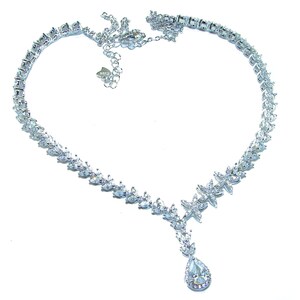 Collier saphir blanc de 27,9 carats en argent sterling 925