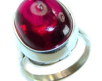 Opvallende ring met robijn, maat 6, ovaal, gemaakt van sterling zilver 925, met een echte rode robijn van 8,5 karaat. Handgemaakt sieraad. Cadeau.