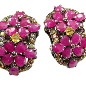 Kolczyki Bella Rosa z rubinem 22ct, srebro próby 925, czarny rod, ręcznie wykonane, wyjątkowy prezent dla niej