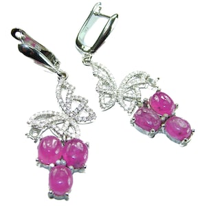 Orecchini in argento sterling con rubino, gioielli artigianali con gemma rossa, regalo unico per lei, gioiello di tendenza