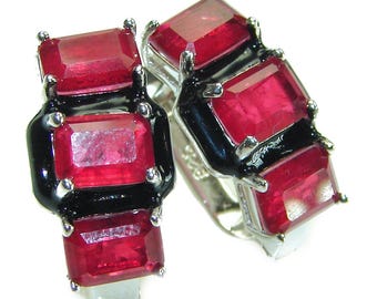 Orecchini in argento sterling con rubino: gioielli con pietra