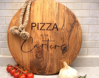 Personalised Acacia Wood Pizza Board, Engraved Wooden Pizza Serving Board, Round Chopping Board, Custom Kitchen Gift UK