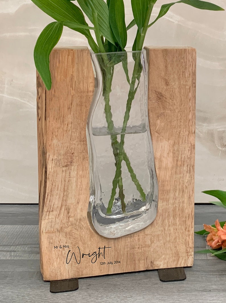 Personalised Engraved Wooden Vase Personalized Mother's Day Gifts for Her Him Anniversary Wedding Birthday Family House Decor Mr & Mrs