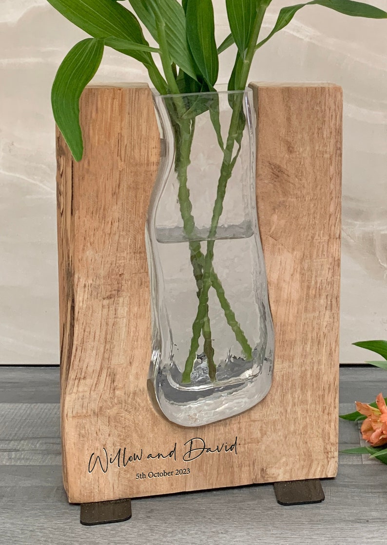 Personalised Engraved Wooden Vase Personalized Mother's Day Gifts for Her Him Anniversary Wedding Birthday Family House Decor Couples Names